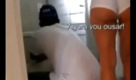 若い女性、黒、明らかに衣装を着て、白人男性とセックスをするようなものです 女性 動画 バイブ