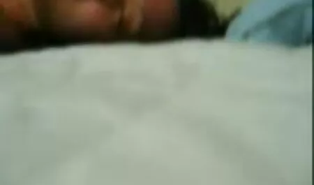 この美しい小さな巻きのように。 女性 動画 3p