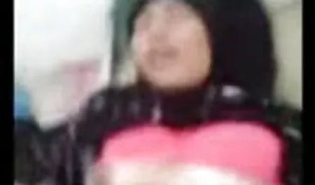 赤毛の若いいちゃつくことができますセクシーな服を脱いで、彼女のL. 女性 の エッチ 動画