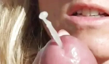 若いアジアの女性は彼と一緒にクールな性交ので、彼女のボーイフレンドとオープンお尻にcondescend 女性 動画 バイブ