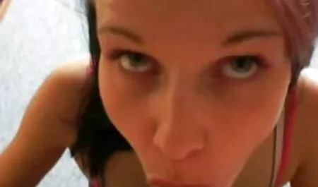 成熟した金髪pervertedly fucksとともにa男でaポルノ鋳造 アダルト ビデオ 女性