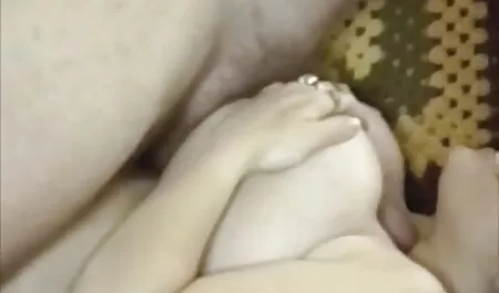 時間であなたを売る若い男性 女性 痙攣 動画