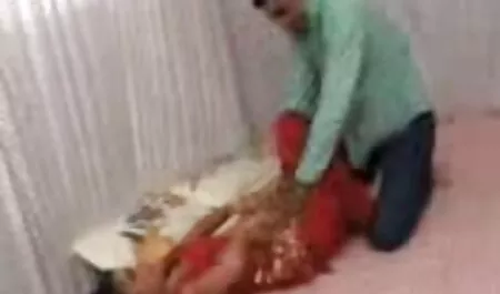 成熟した愛人の残忍な拷問セックススレーブとディルドで彼女の猫を刺激する 動画 サンプル 女性